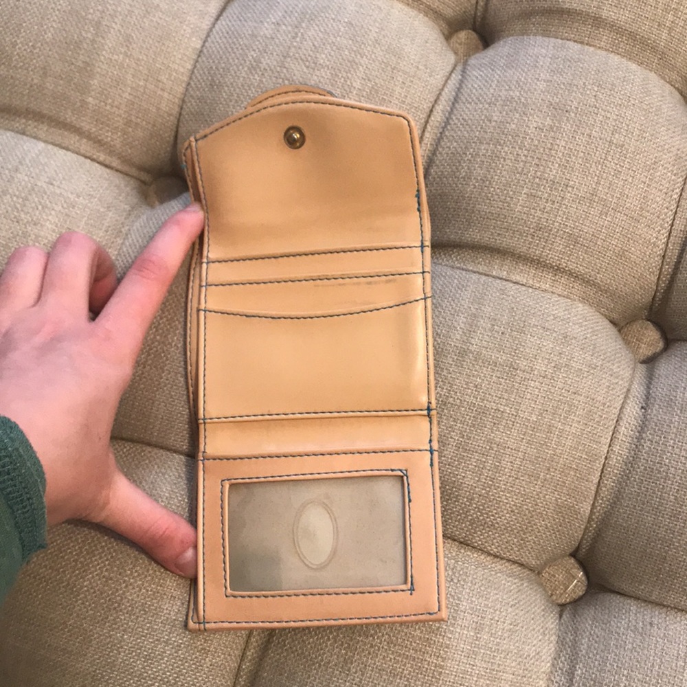 Guess Wallet - Picture 4 of 4